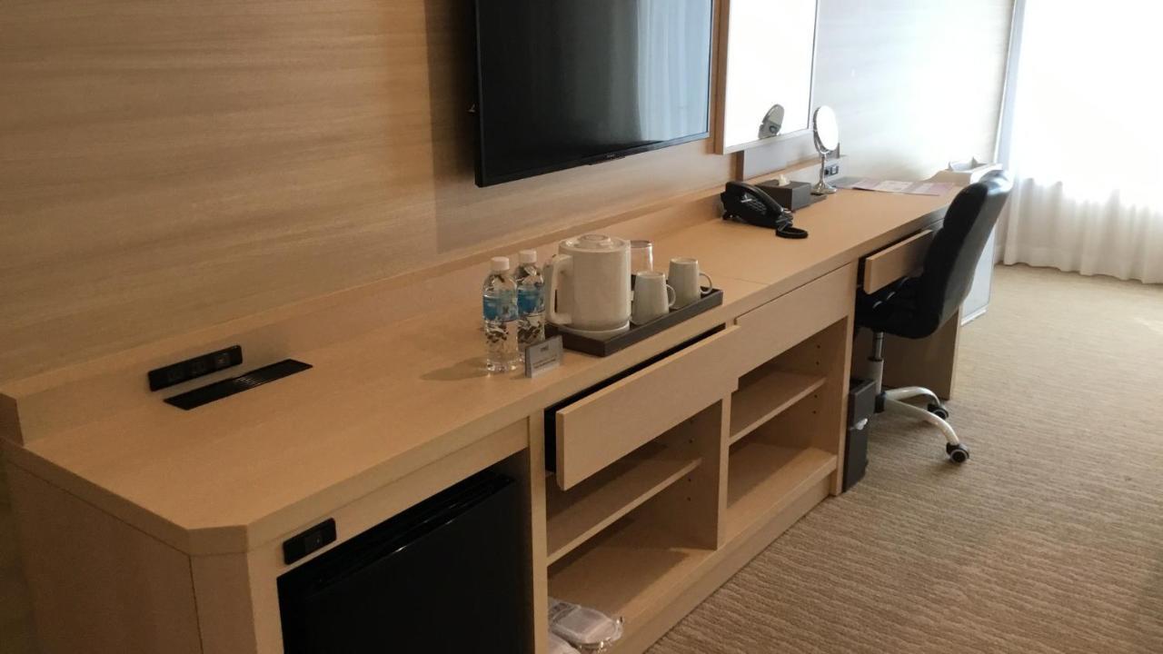 Odysis Suites Osaka Airport Hotel Izumisano Exterior photo